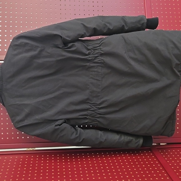PRICED TO SELL trillium parka - Picture 11 of 11